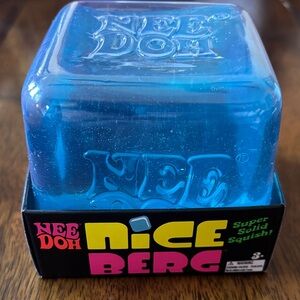 VIRAL NeeDoh Nice Berg Super Solid Squish - Blue